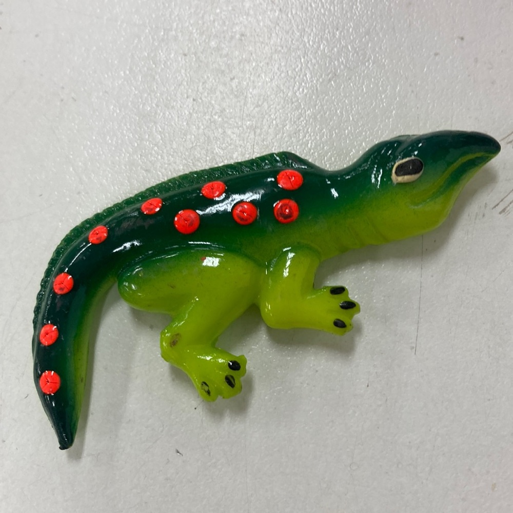 Magnet - Picture 1 of 2